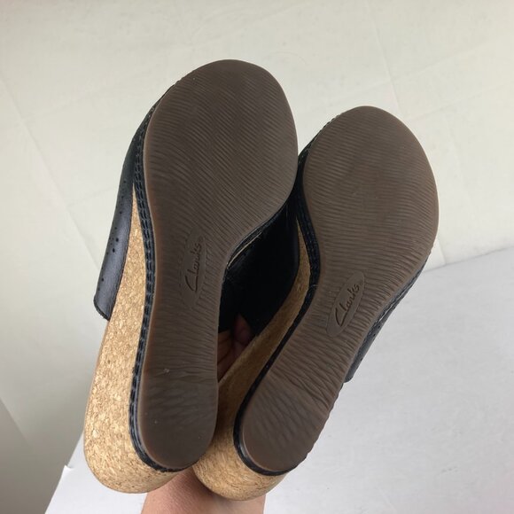 Clarks Collection Womens sz 10 Black Leather Wedge Heel Slip On Comfort Sandals - Picture 7 of 7